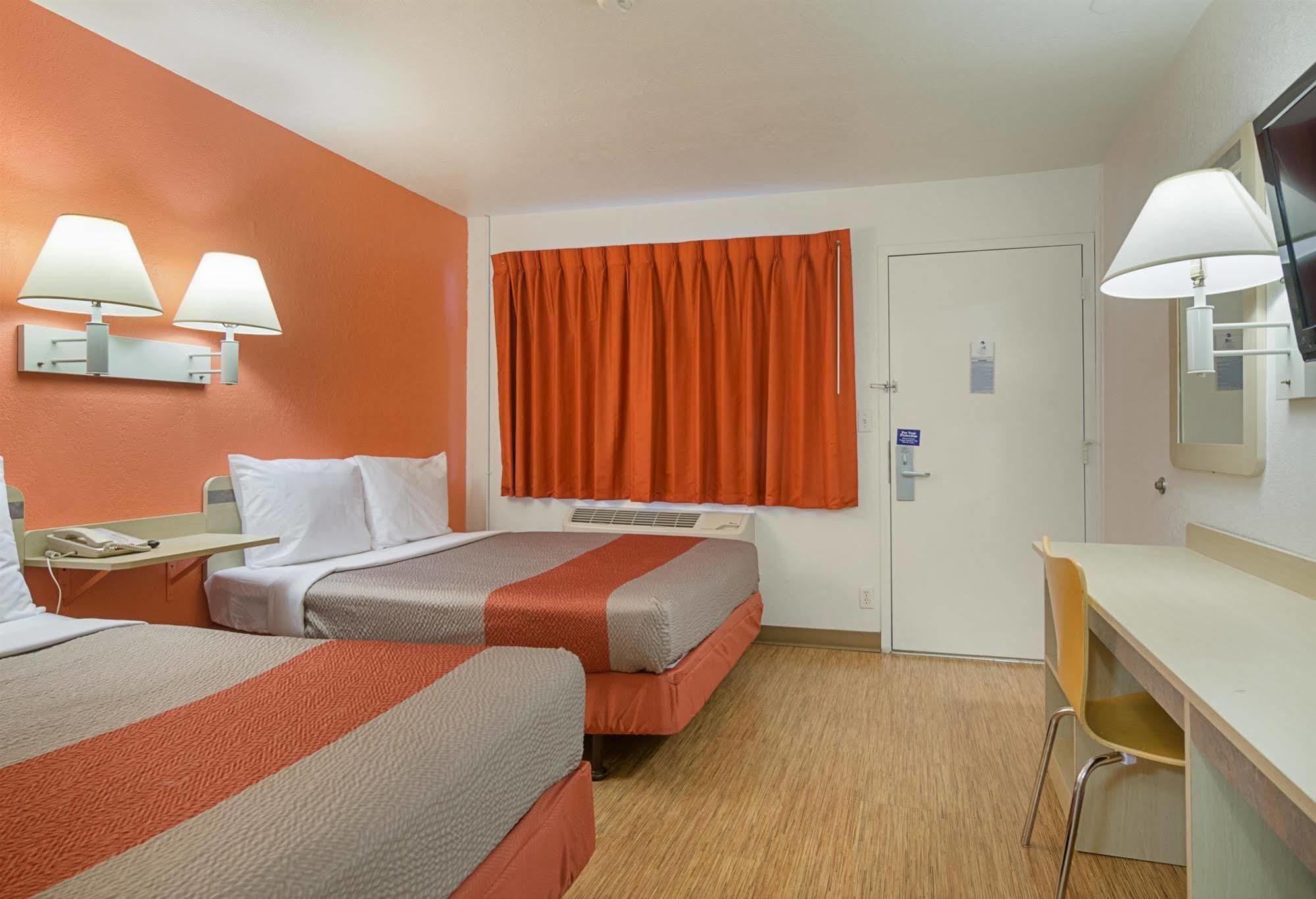 Home 6 Motel Topeka Eksteriør bilde